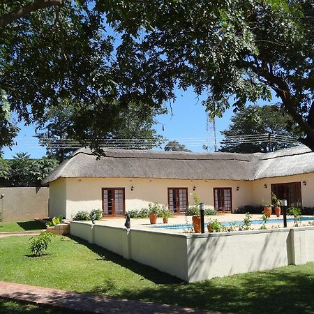 Mandebele Lodge Вікторія-Фоллс Екстер'єр фото